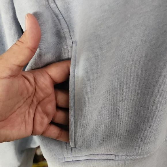 Women’s G/FORE Light Blue Quarter Zip Pullover Skull Logo Golf Sweatshirt - Picture 5 of 12